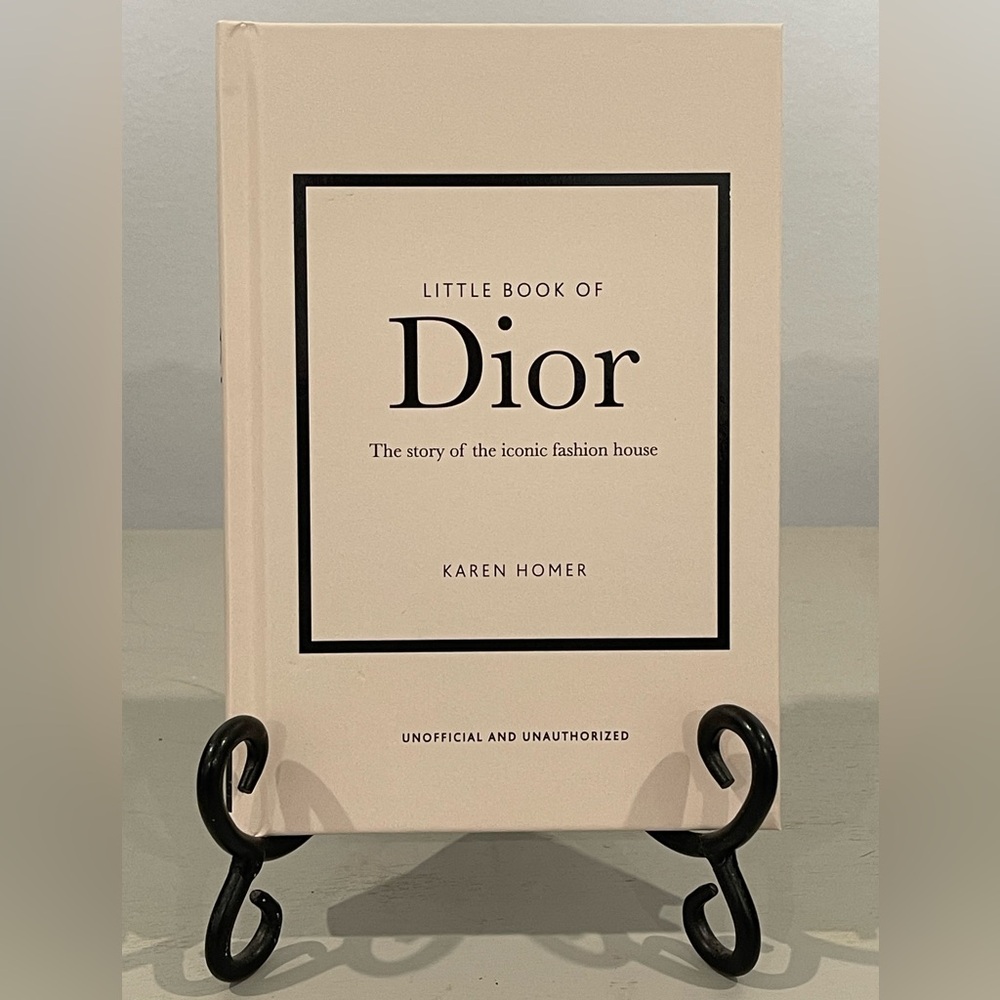 Little Guides to Style - a Historical Review of Four Fashion Icons - Picture 8 of 9